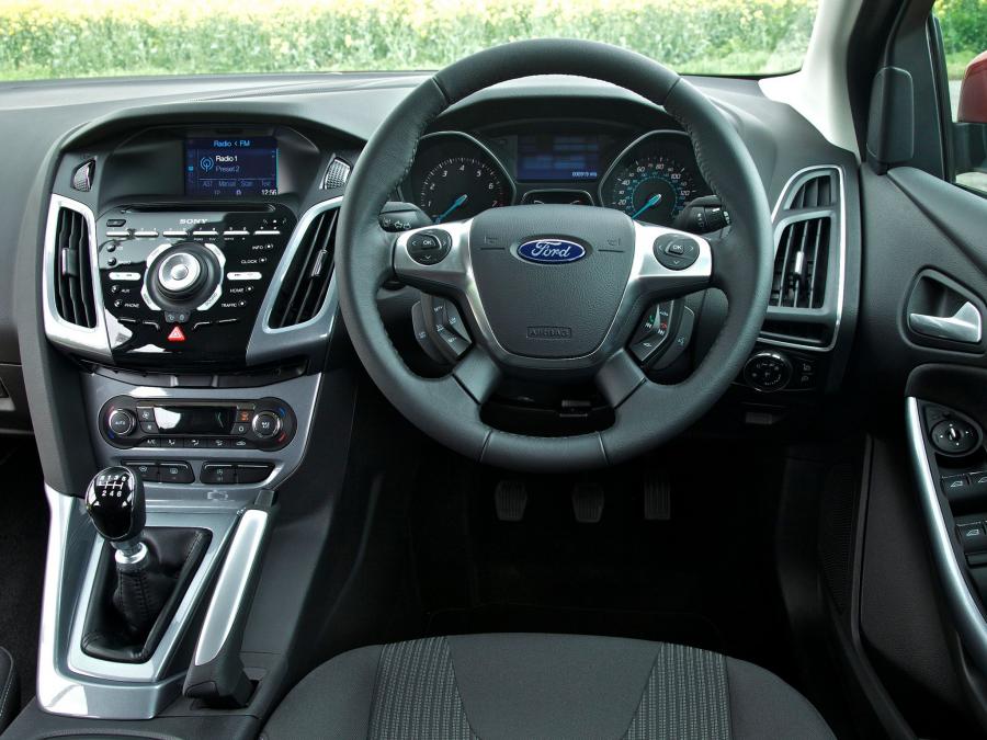  Ford Focus 2011 года  (UK) (фото 2 из 5)
